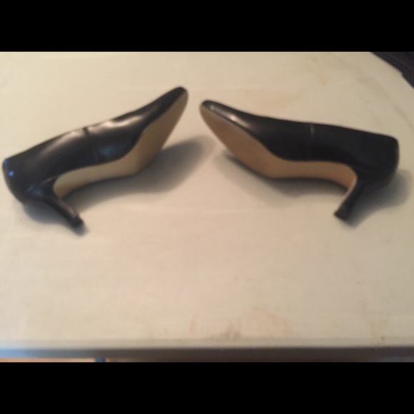 Shoes - Picture 4 of 6